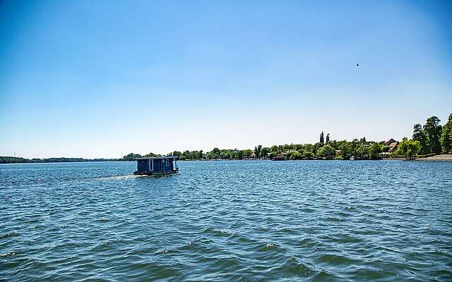 Hausboot auf dem Ruppiner See Hausboot auf dem Ruppiner See