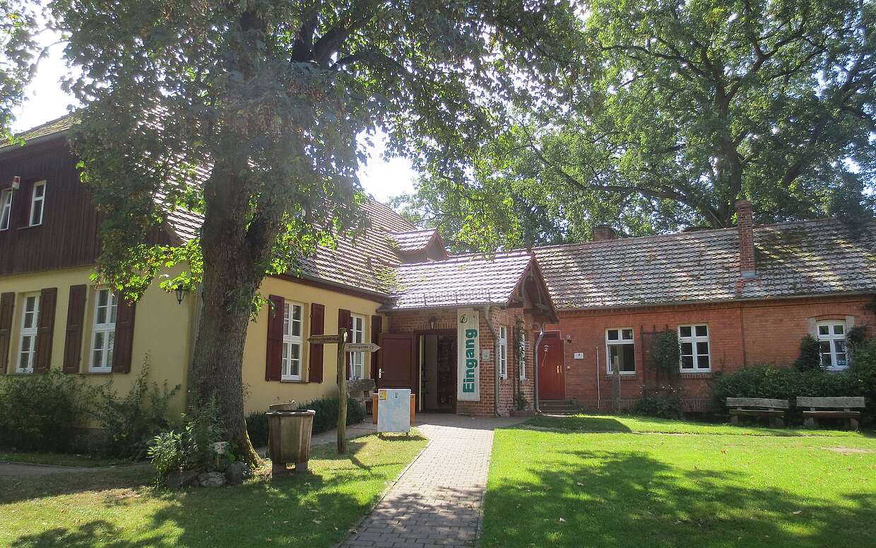 Startpunkt der Wanderung: Das NaturParkHaus Stechlin.
