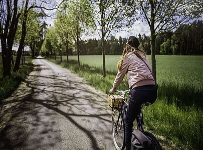 Radfahrerin im Löwenberger Land