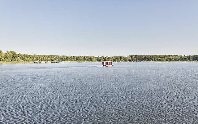 Hausboot auf dem Stolpsee Hausboot auf dem Stolpsee