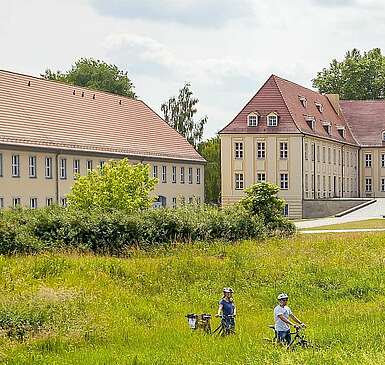 Schloss Elsterwerda mit Grünanlage