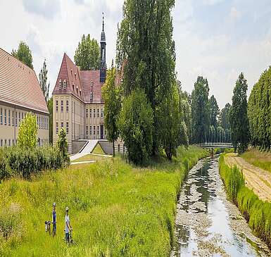 Schloss Elsterwerda mit Grünanlage