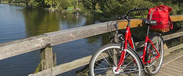 Fahrrad auf Brücke