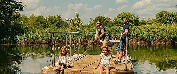 Familie im Erlebnis- und Ziegeleipark Mildenberg