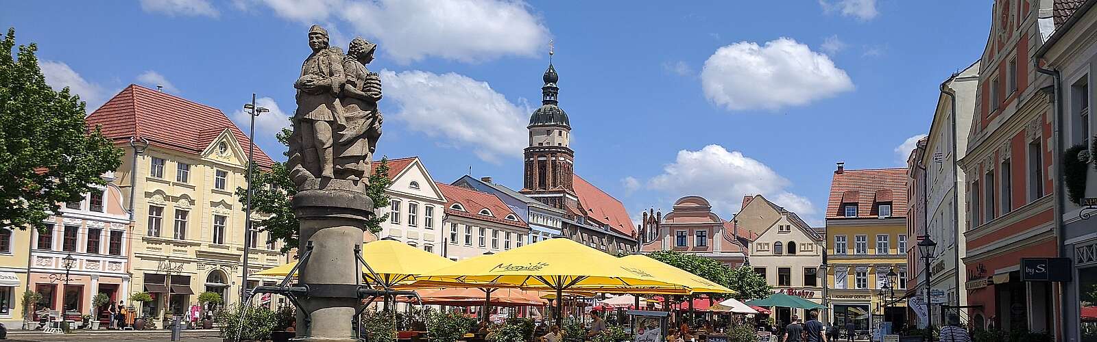 Altmarkt und Marktbrunnen in Cottbus