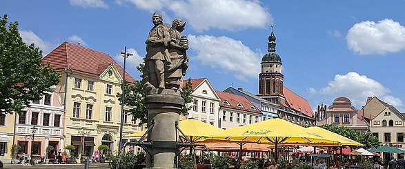 Altmarkt und Marktbrunnen in Cottbus