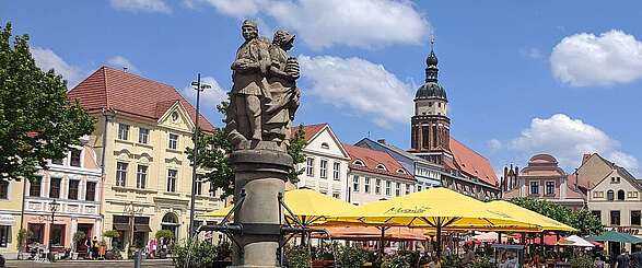 Altmarkt und Marktbrunnen in Cottbus