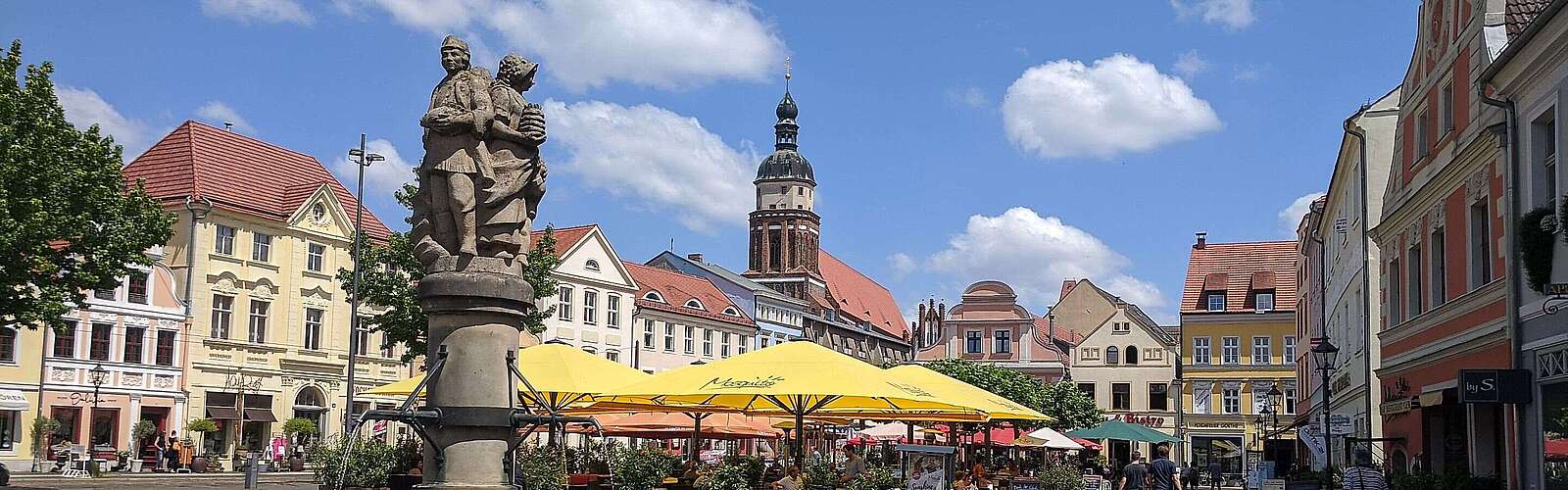 Altmarkt und Marktbrunnen in Cottbus