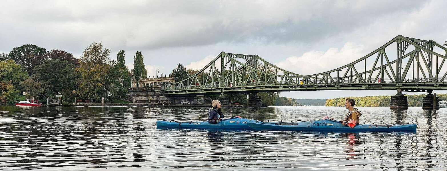 Kanutour in Potsdam an der Glienicker Brücke