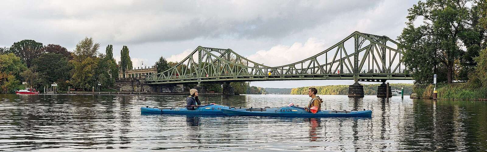 Kanutour in Potsdam an der Glienicker Brücke
