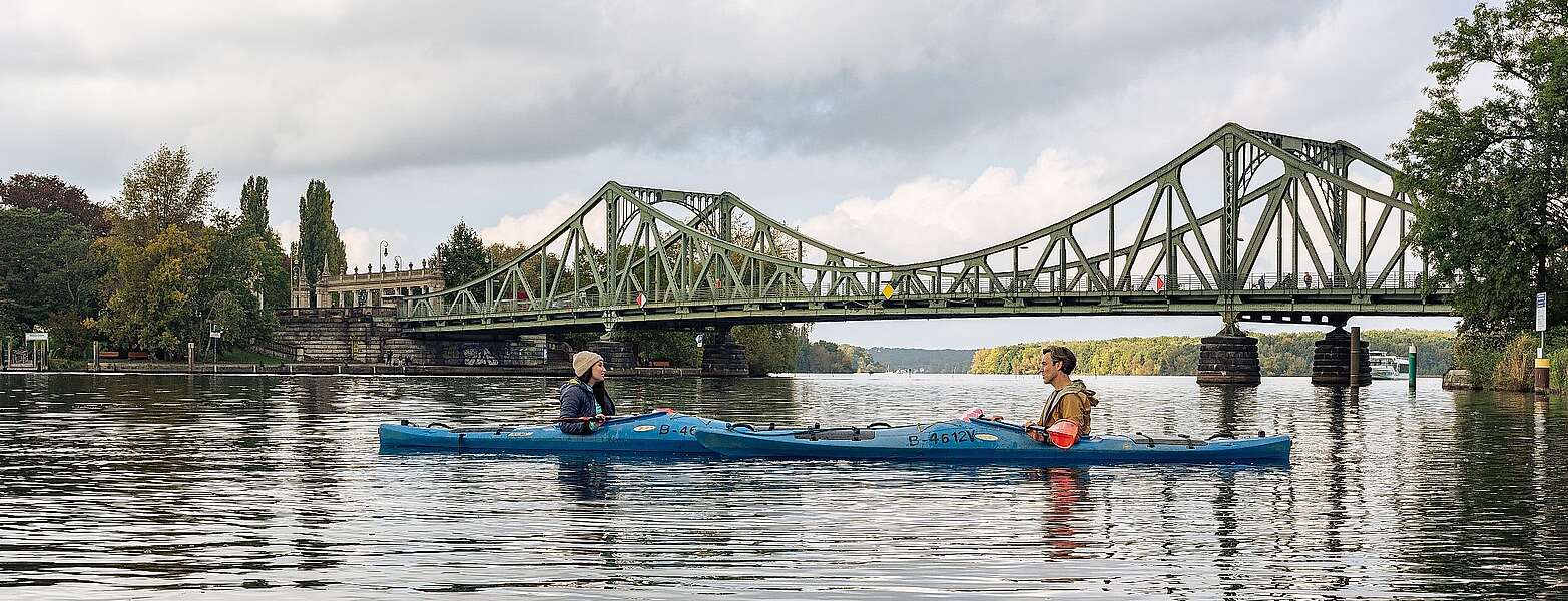 Kanutour in Potsdam an der Glienicker Brücke