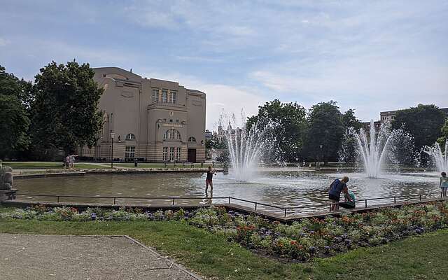 Brunnen am Staatstheater Cottbus