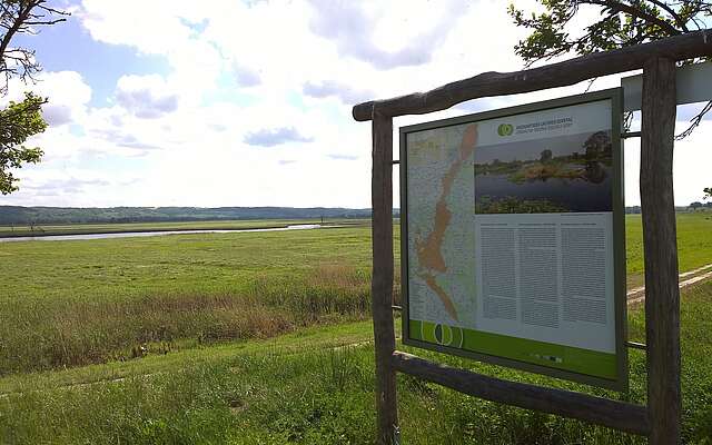 Hinweisschild im Nationalpark Unteres Odertal Hinweisschild im Nationalpark Unteres Odertal