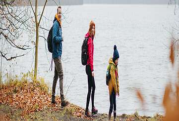 Familienwanderung am Stechlinsee