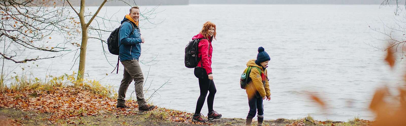 Familienwanderung am Stechlinsee