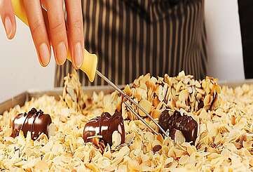Pralinenherstellung in der Confiserie Felicitas