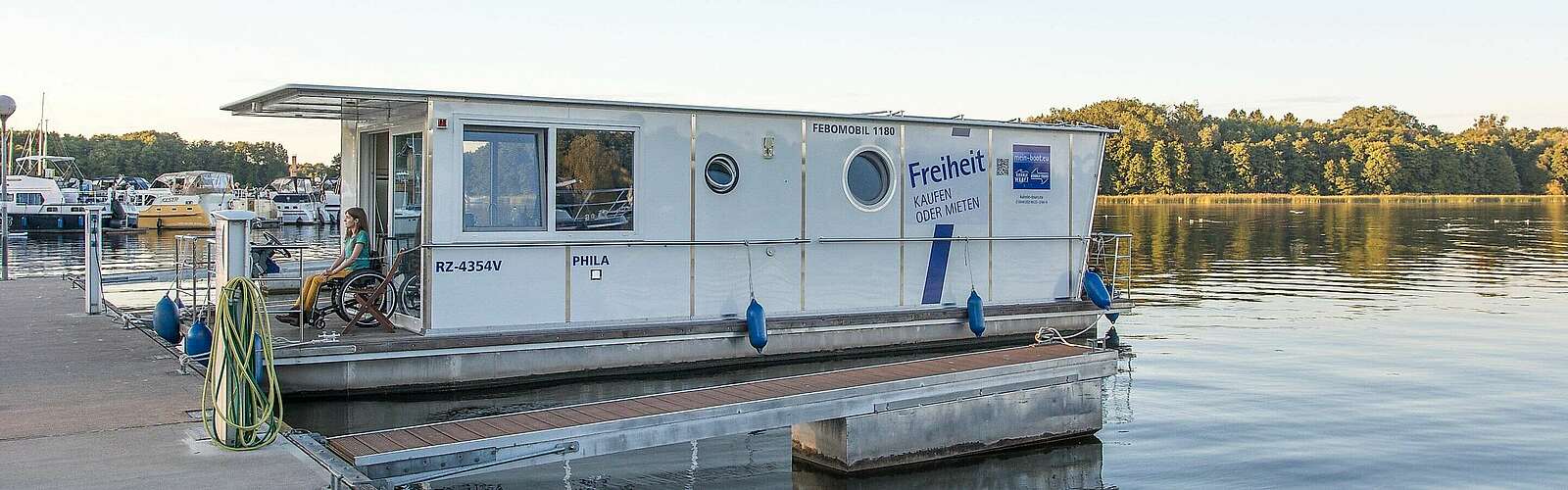 Barrierefreie Hausboottour mit dem Febomobil im Ruppiner Seenland