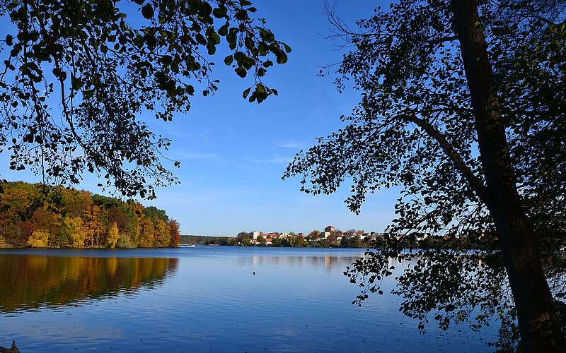 Straussee mit Blick auf Strausberg