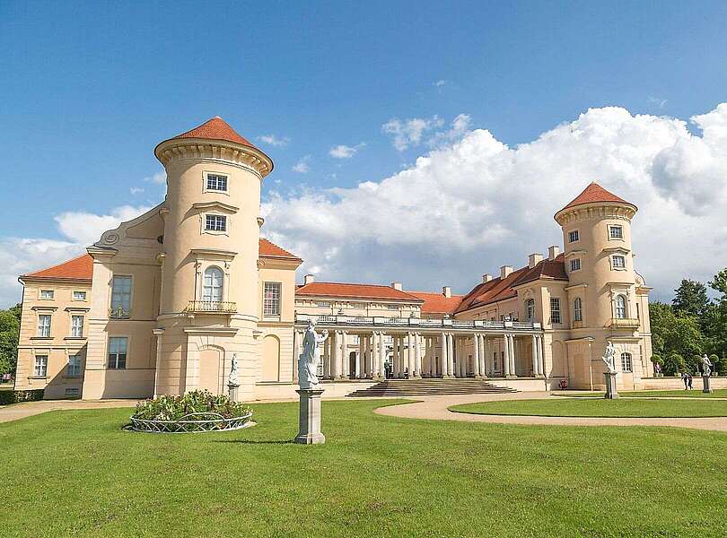 Schloss Rheinsberg mit Parkanlage
