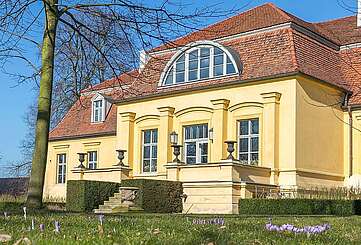 Schloß Kleßen mit Garten