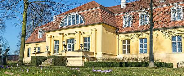 Schloß Kleßen mit Garten