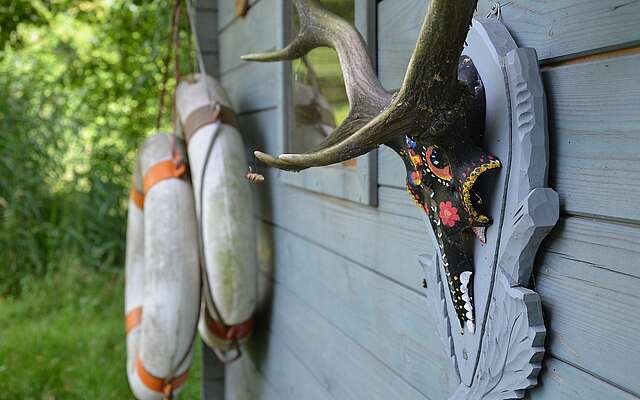 Bootshaus Detail auf dem 25 Teiche-Gelände