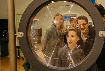 Familienspaß im Optik Museum